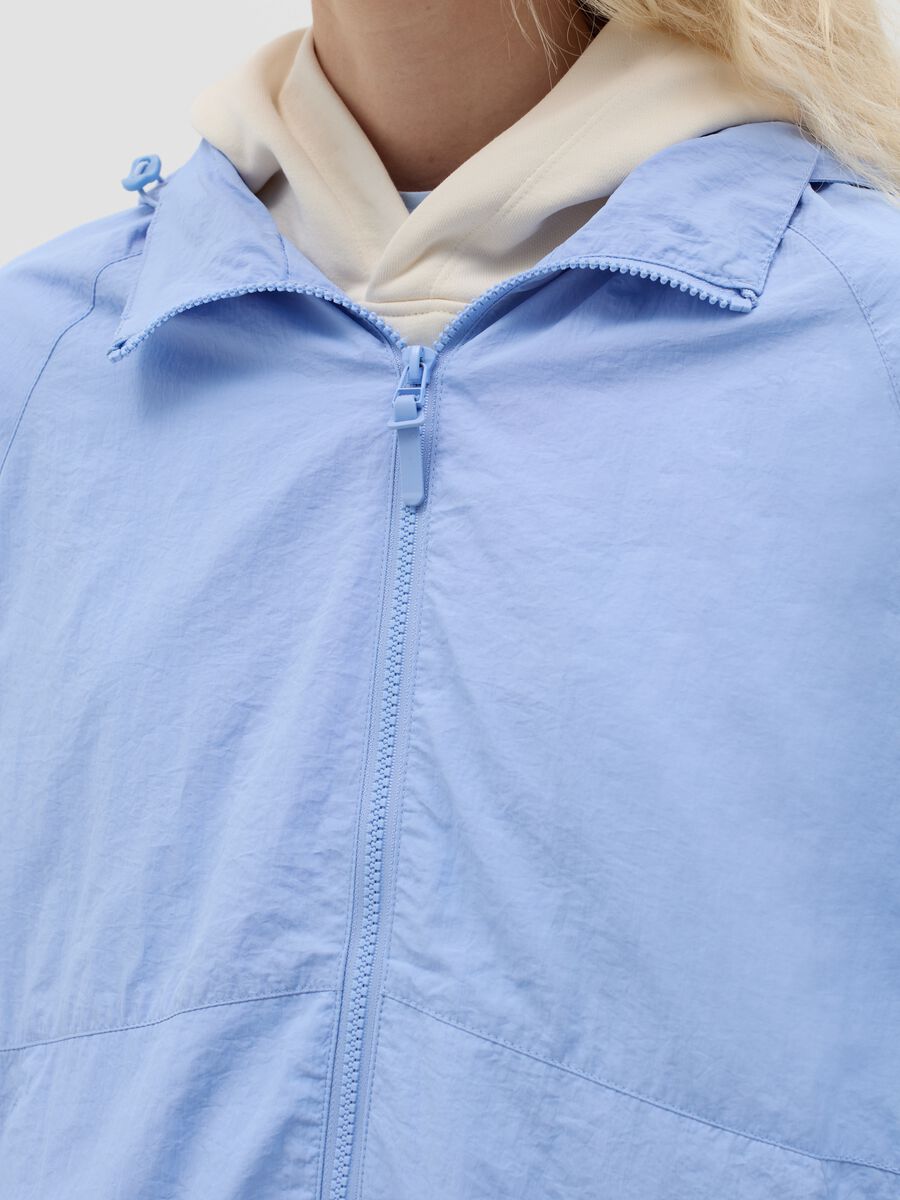 Essential short jacket with zip and hood_2