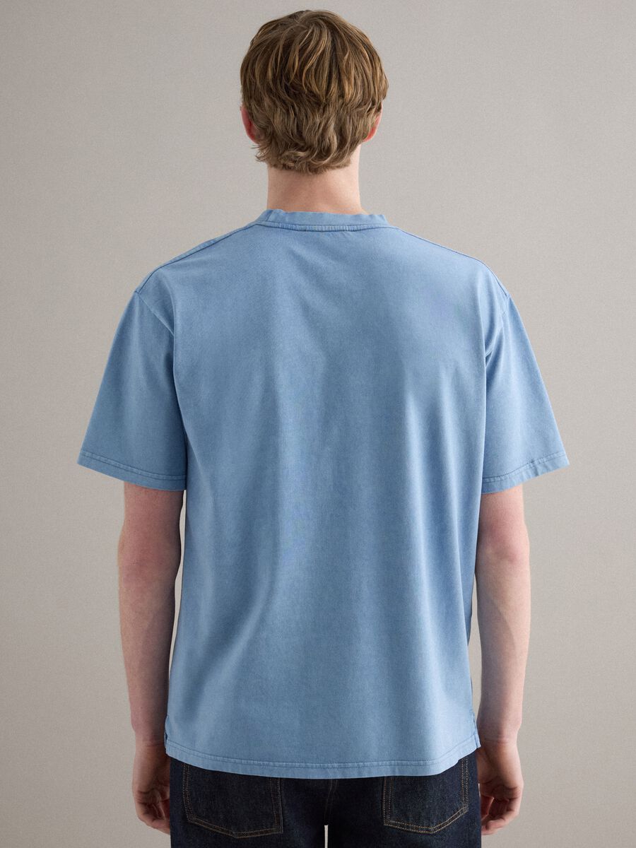 T-shirt girocollo in puro cotone azzurra relaxed fit_3