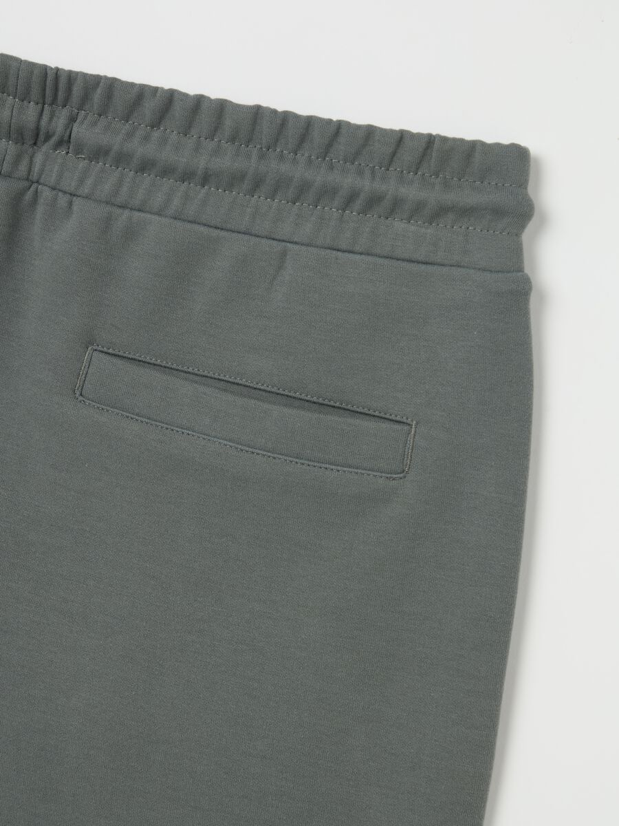 Grey Bermuda shorts in cotton blend_5