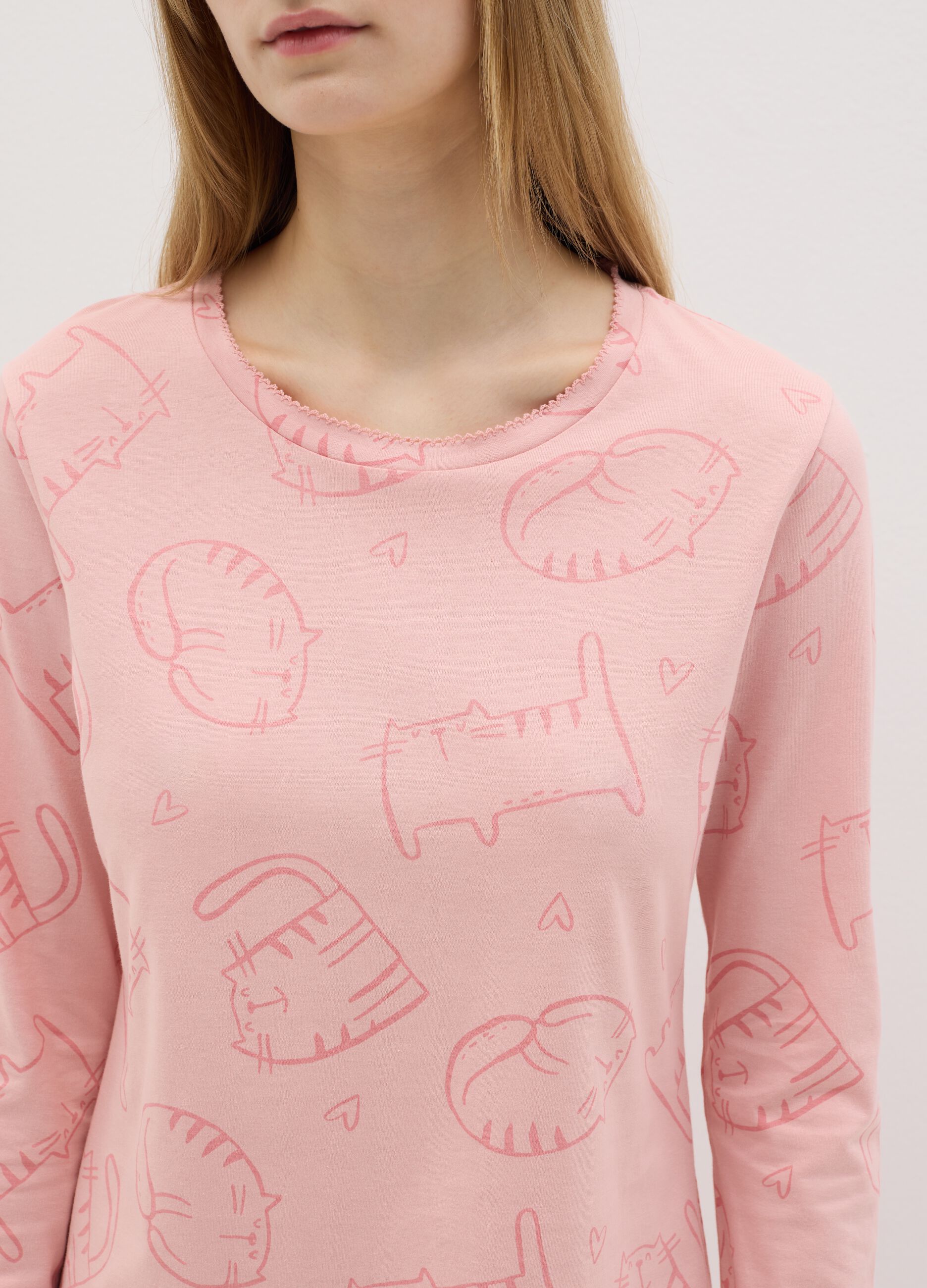 Pink cotton nightgown with cats print