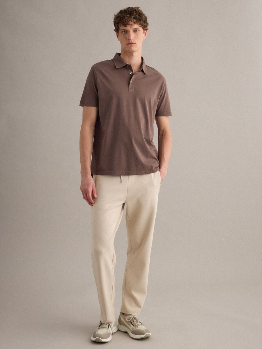 Polo marrone a maniche corte in puro cotone regular fit_2