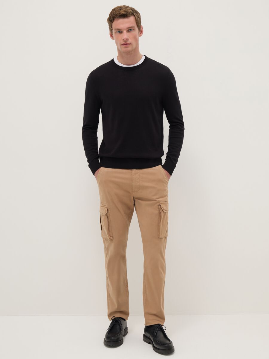 Pantaloni cargo beige in cotone elasticizzato slim fit_0