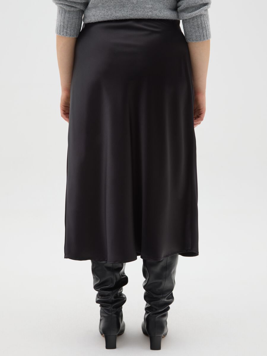 Gonna nera in tessuto elasticizzato satinato_2