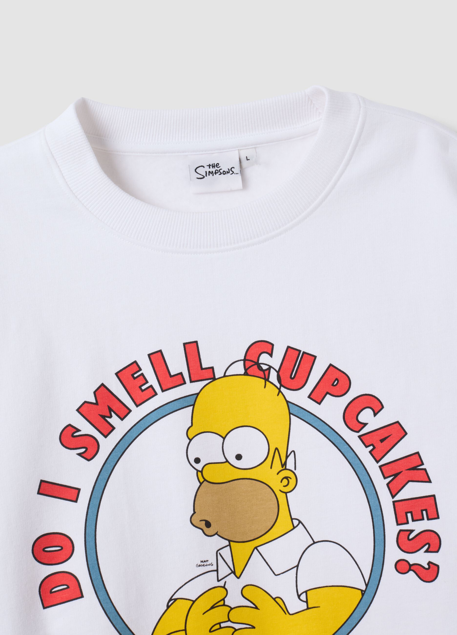 White 100% cotton sweatshirt with Simpsons print