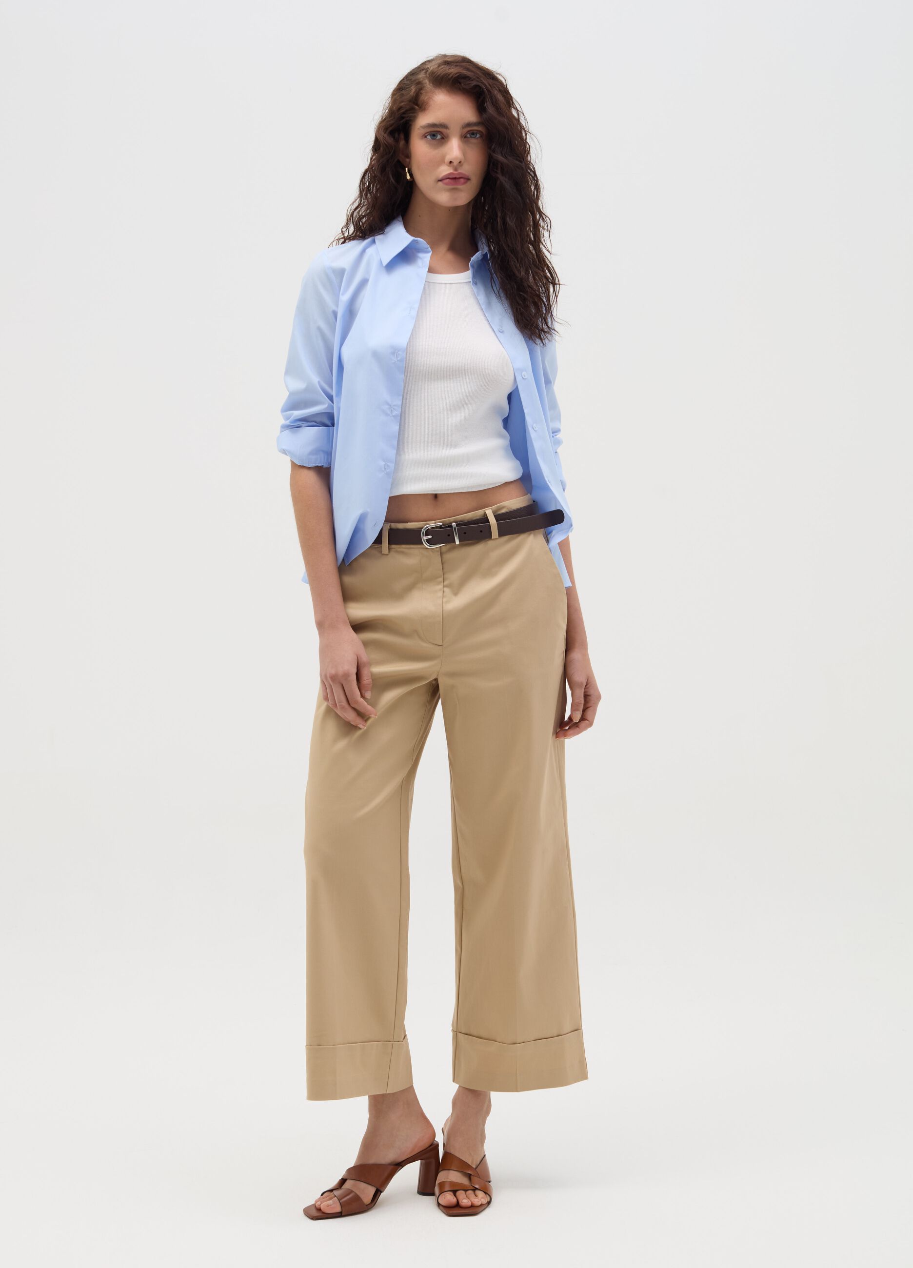 Pantaloni chino a gamba larga