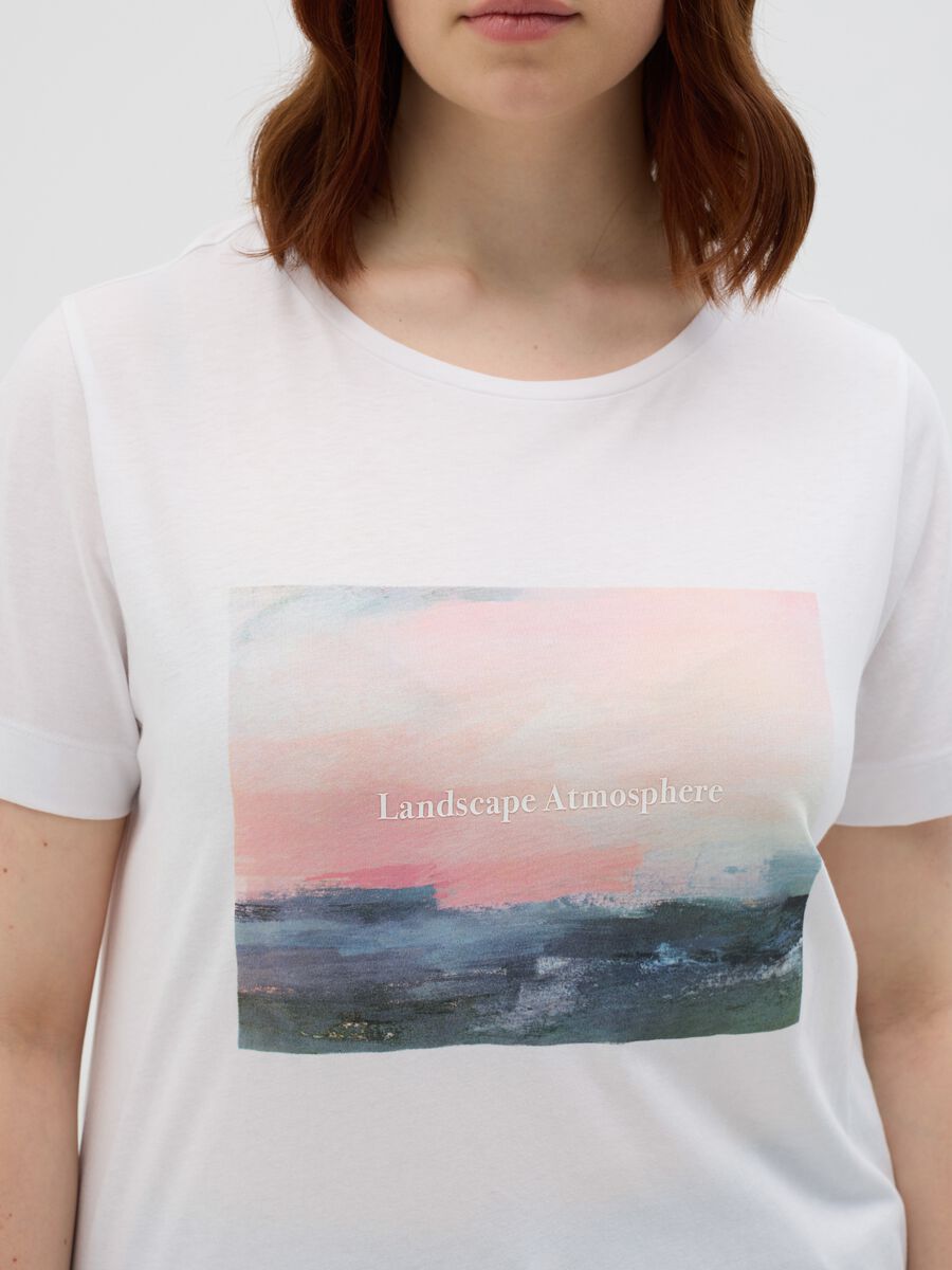 Curvy white short-sleeved T-shirt in cotton_3