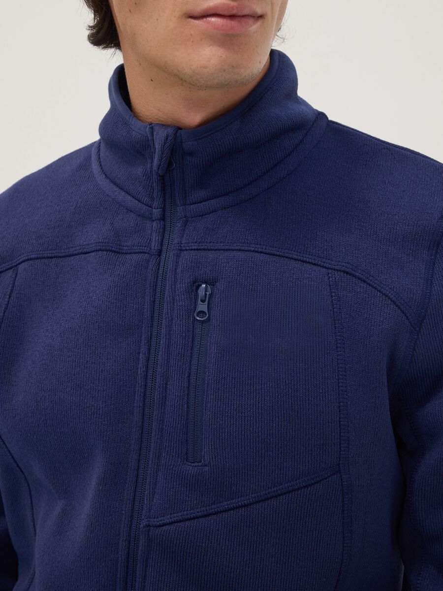 Felpa blu full zip con collo alto e logo_2