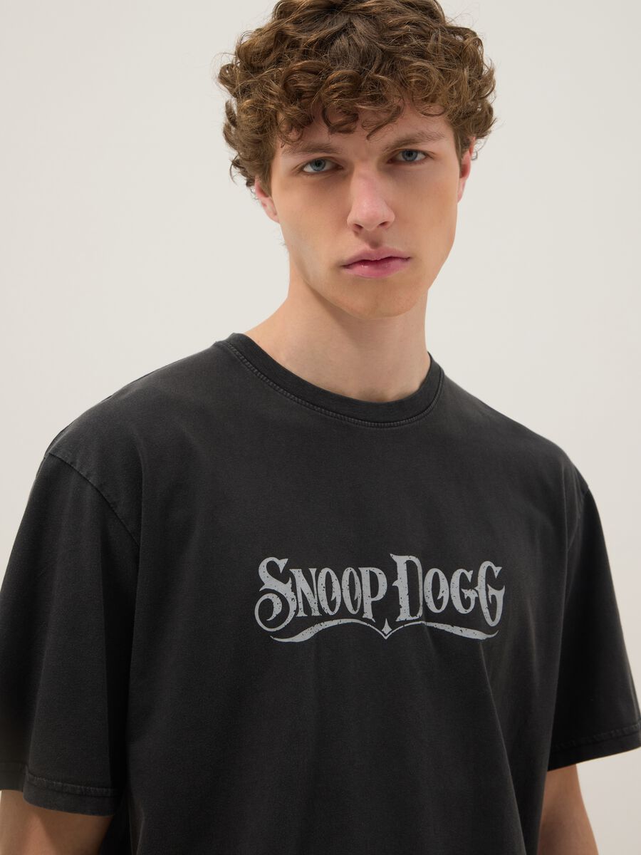 Black pure cotton relaxed-fit T-shirt with Snoop Dogg slogan_2