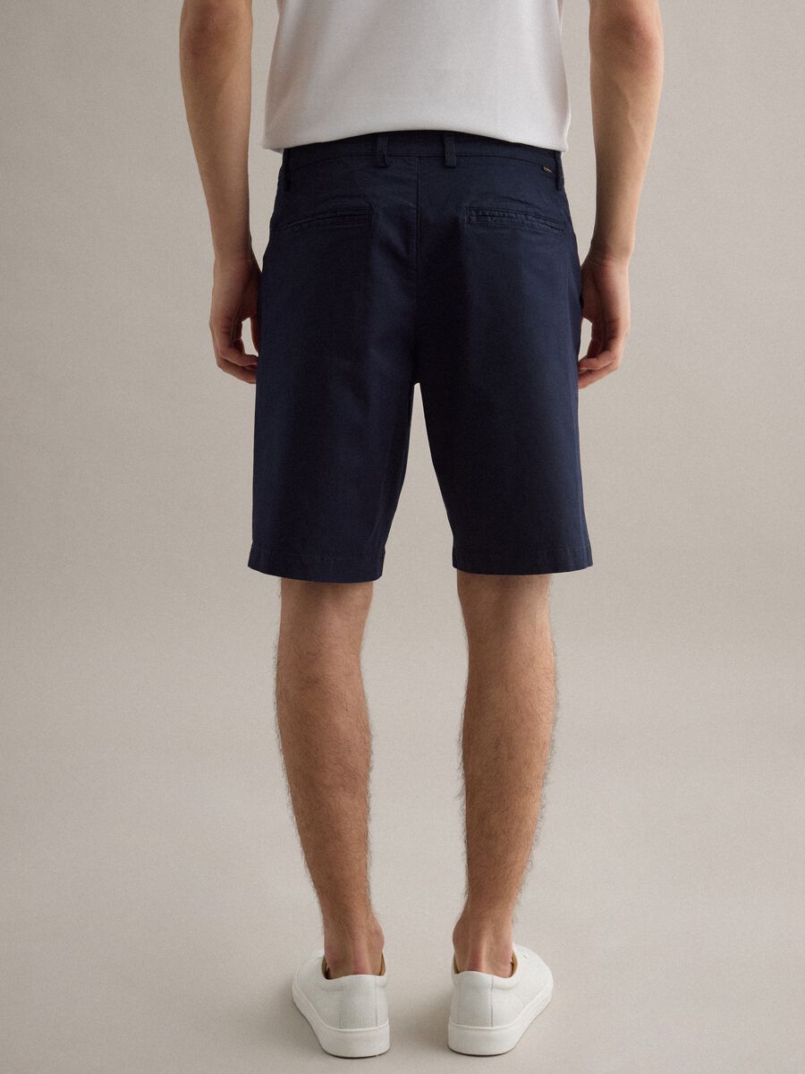 Shorts chino in cotone elasticizzato blu regular fit_3