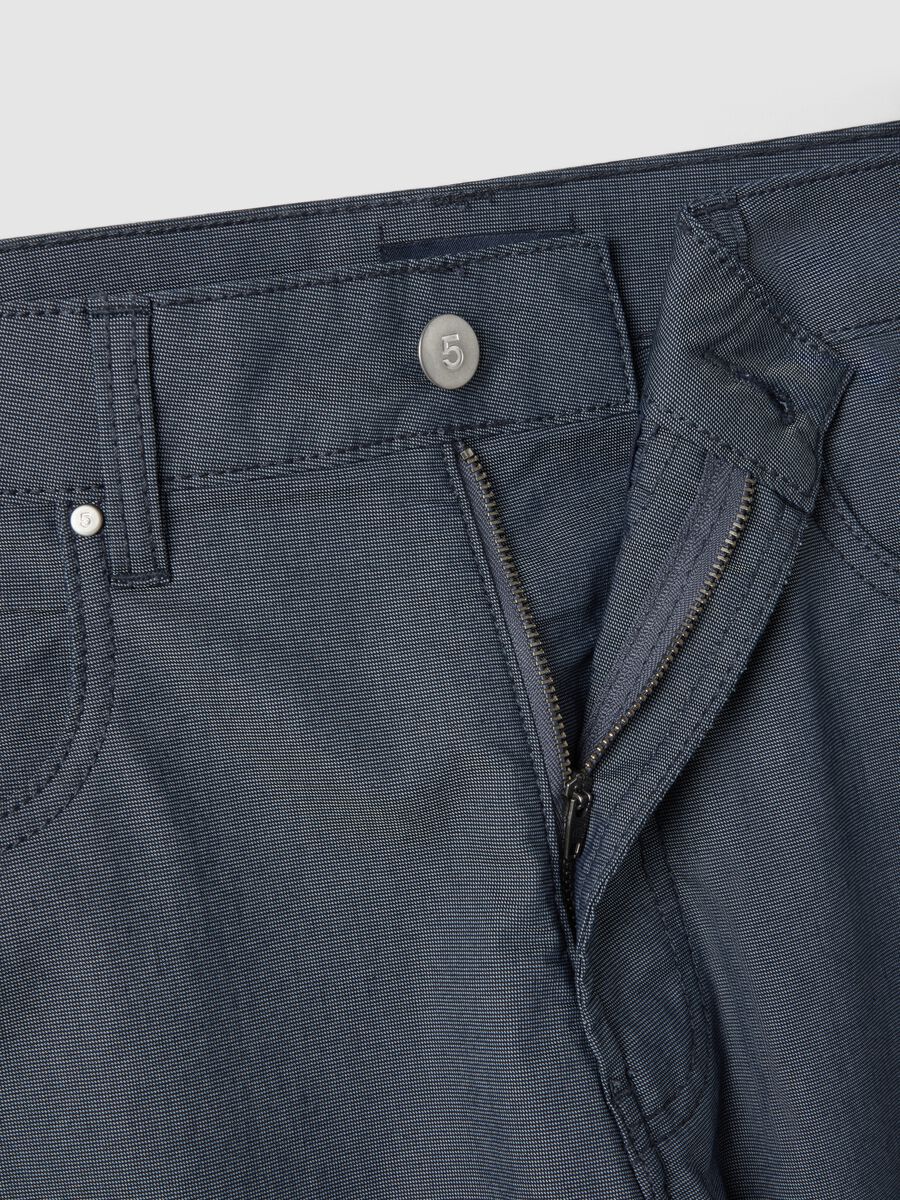 Pantaloni chino in misto cotone elasticizzato blu slim fit_1