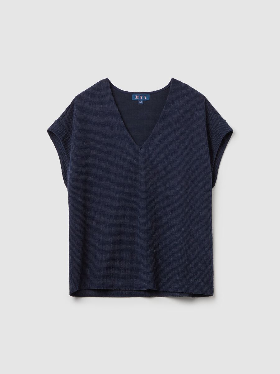 Curvy woven T-shirt with V neck_4