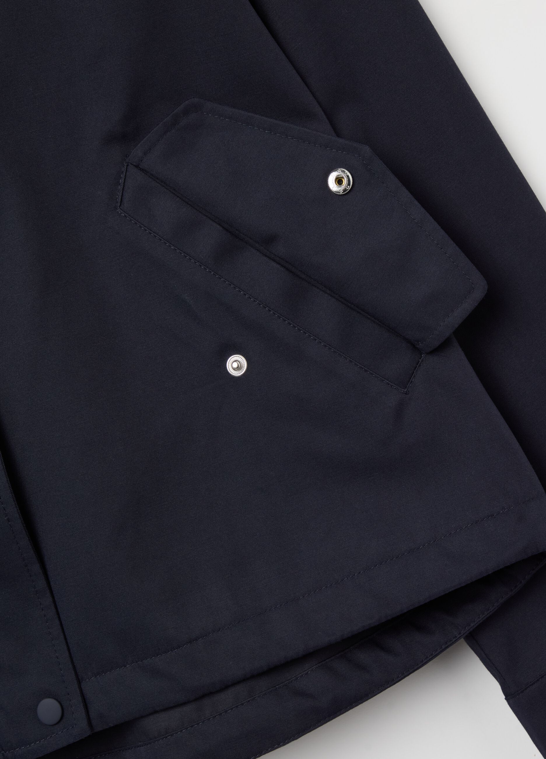Short jacket with hood