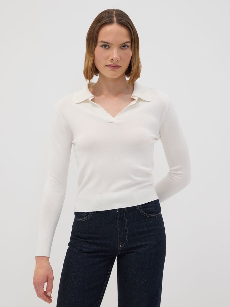 Maglia bianca in misto viscosa con colletto polo regular fit_1