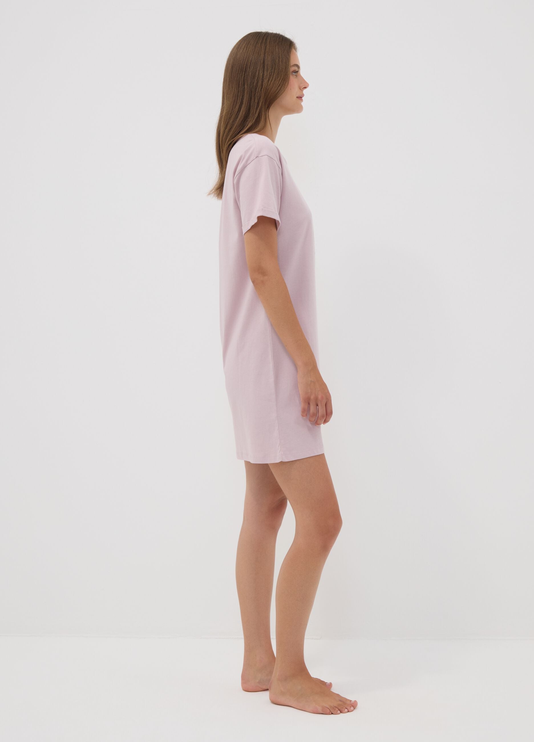 Camicia da notte rosa in puro cotone organico a girocollo con scritte frontali