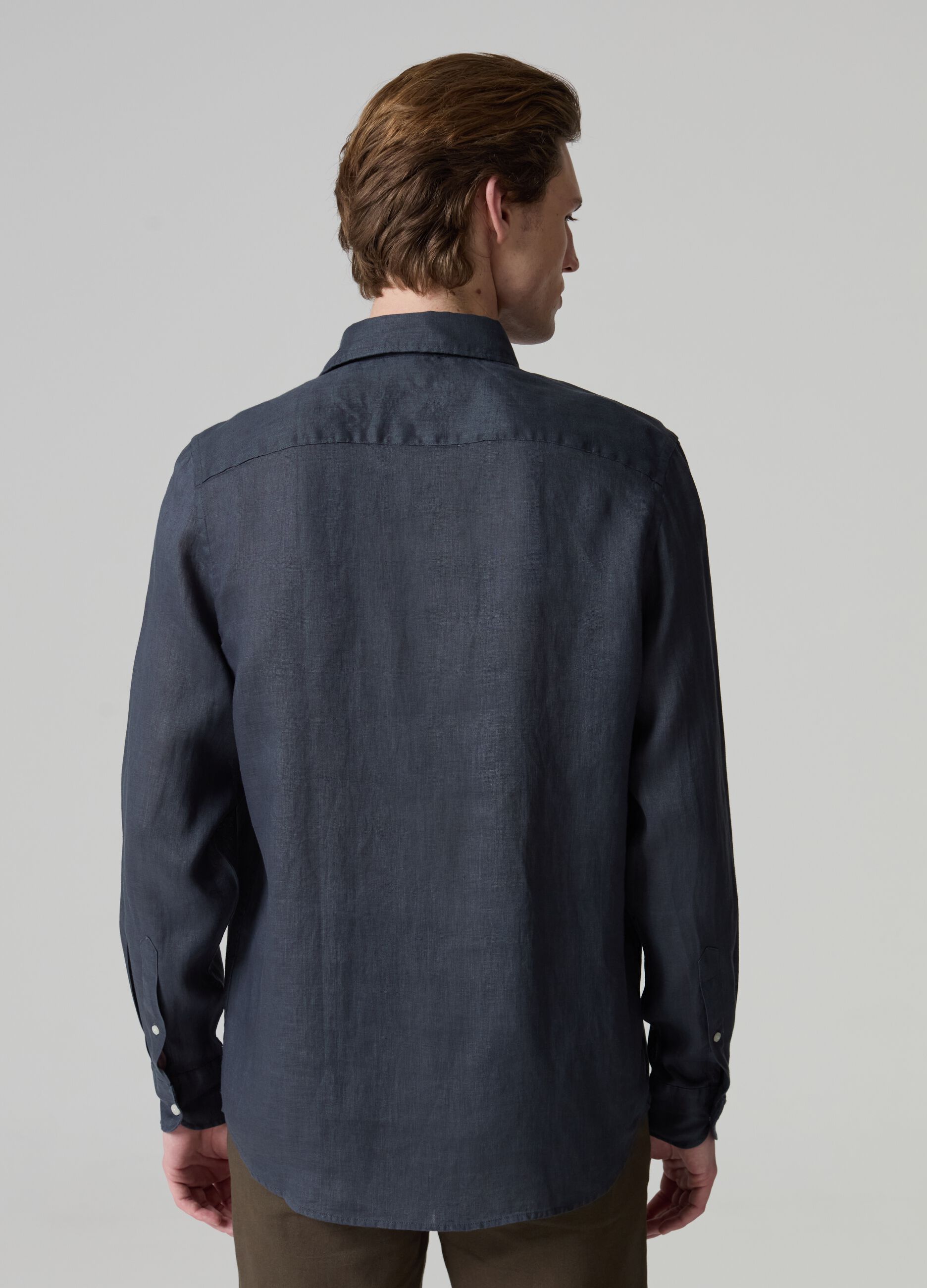 Solid colour linen shirt