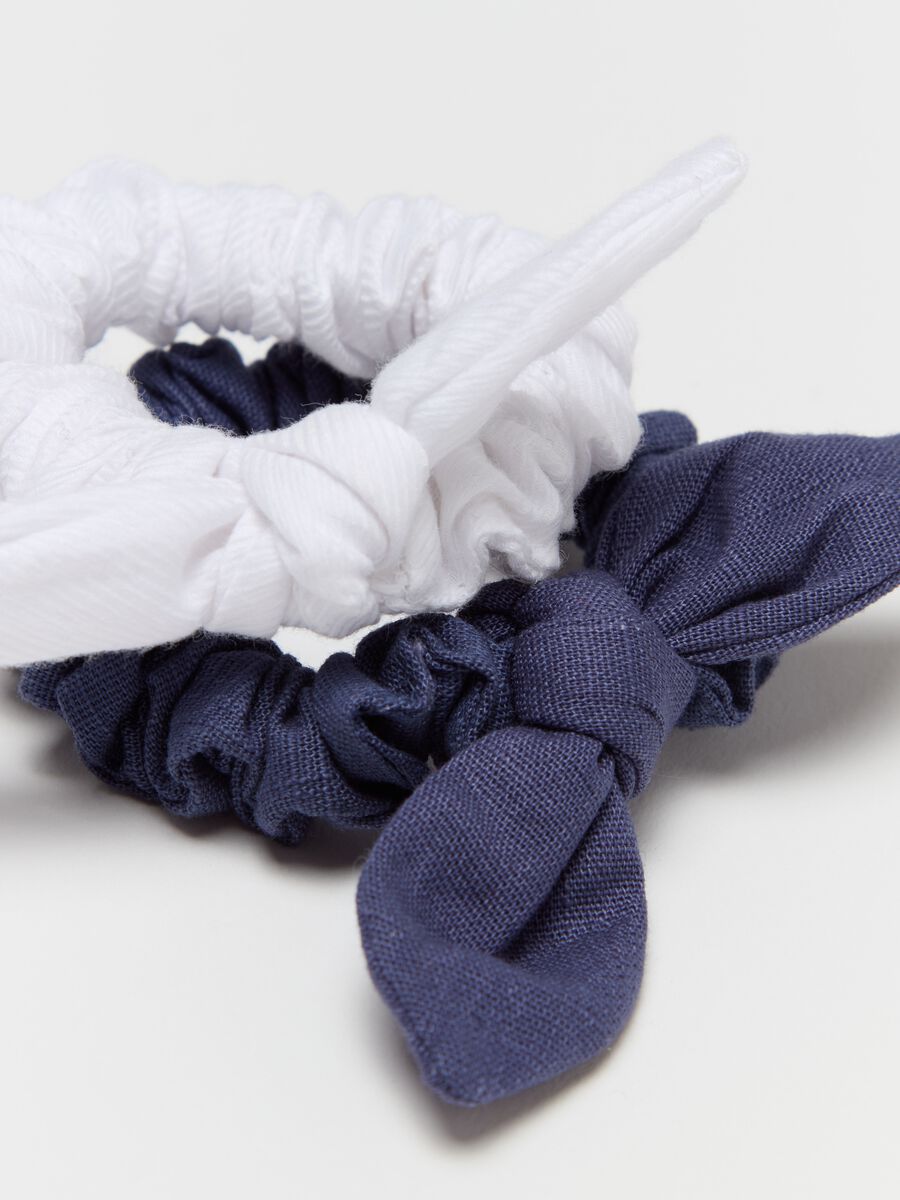 Three-pack hair elastics with bow_1