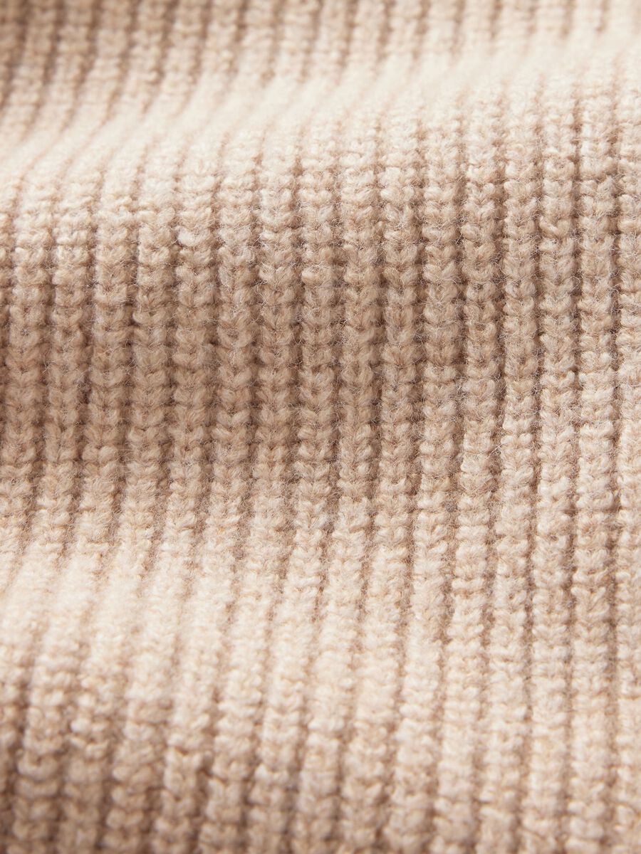 Pullover with ribbed design_4