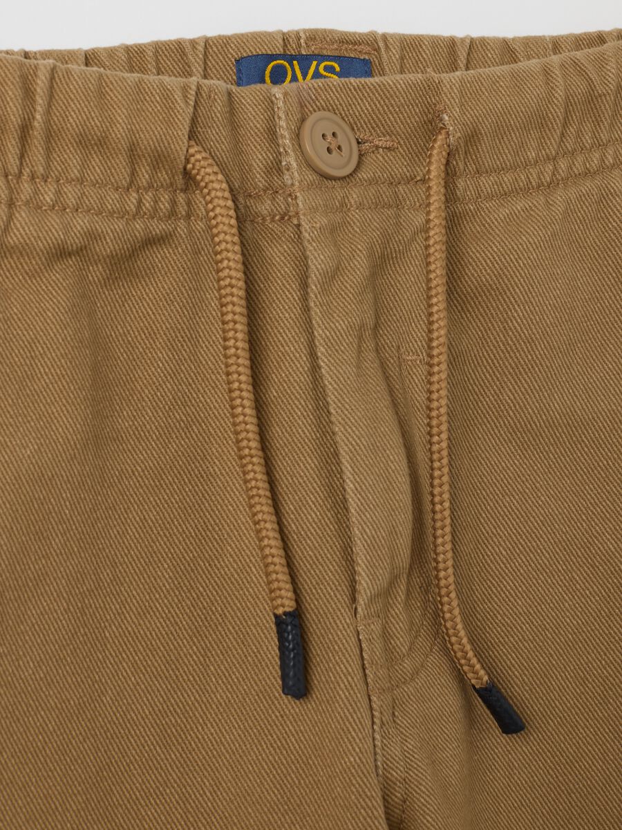Brown regular fit pure cotton jogger trousers for children_2