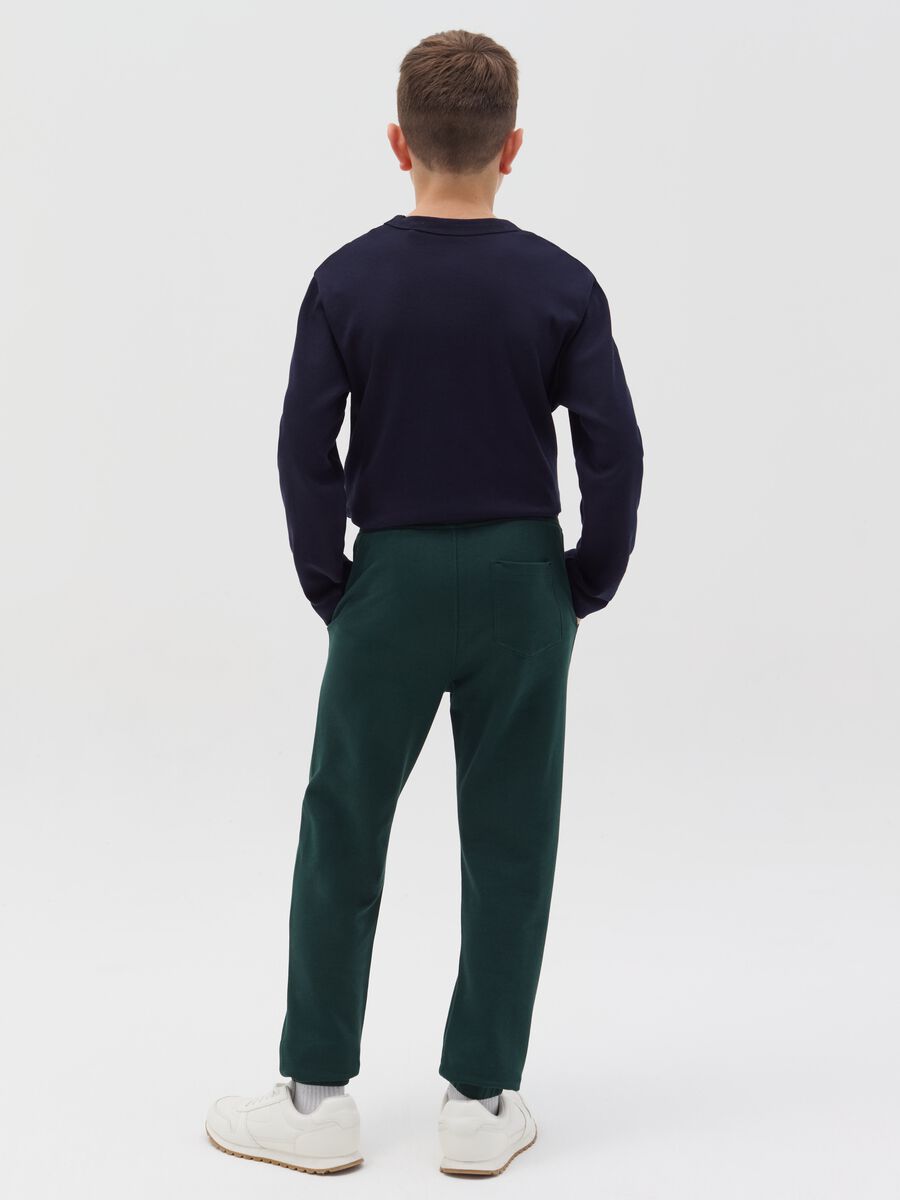 Fleece joggers with college crest print_3