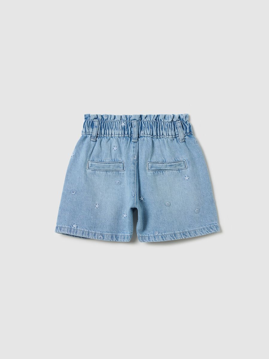 Denim shorts in cotton with embroidery_1