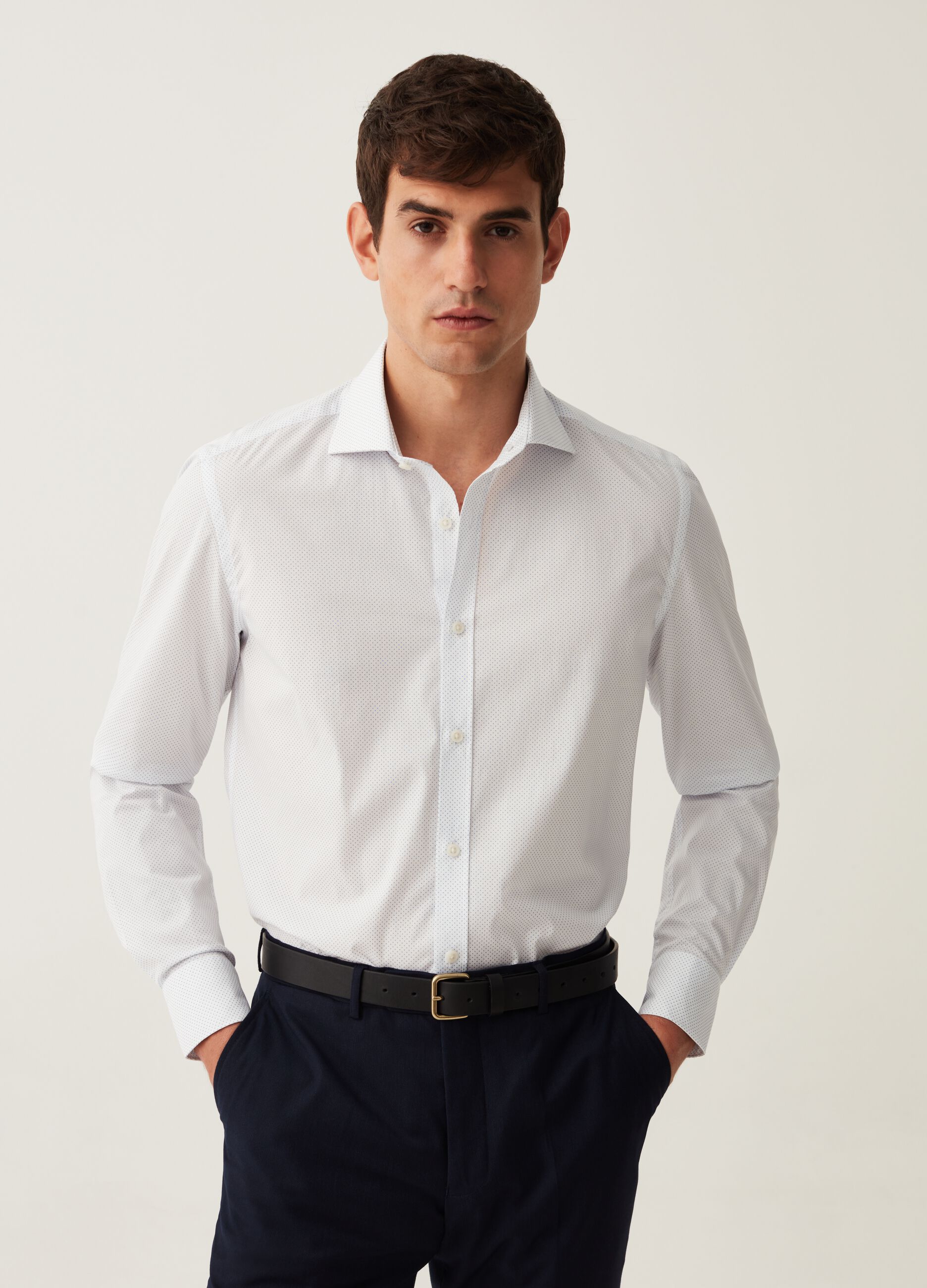 Camicia slim fit con micro fantasia a pois_0