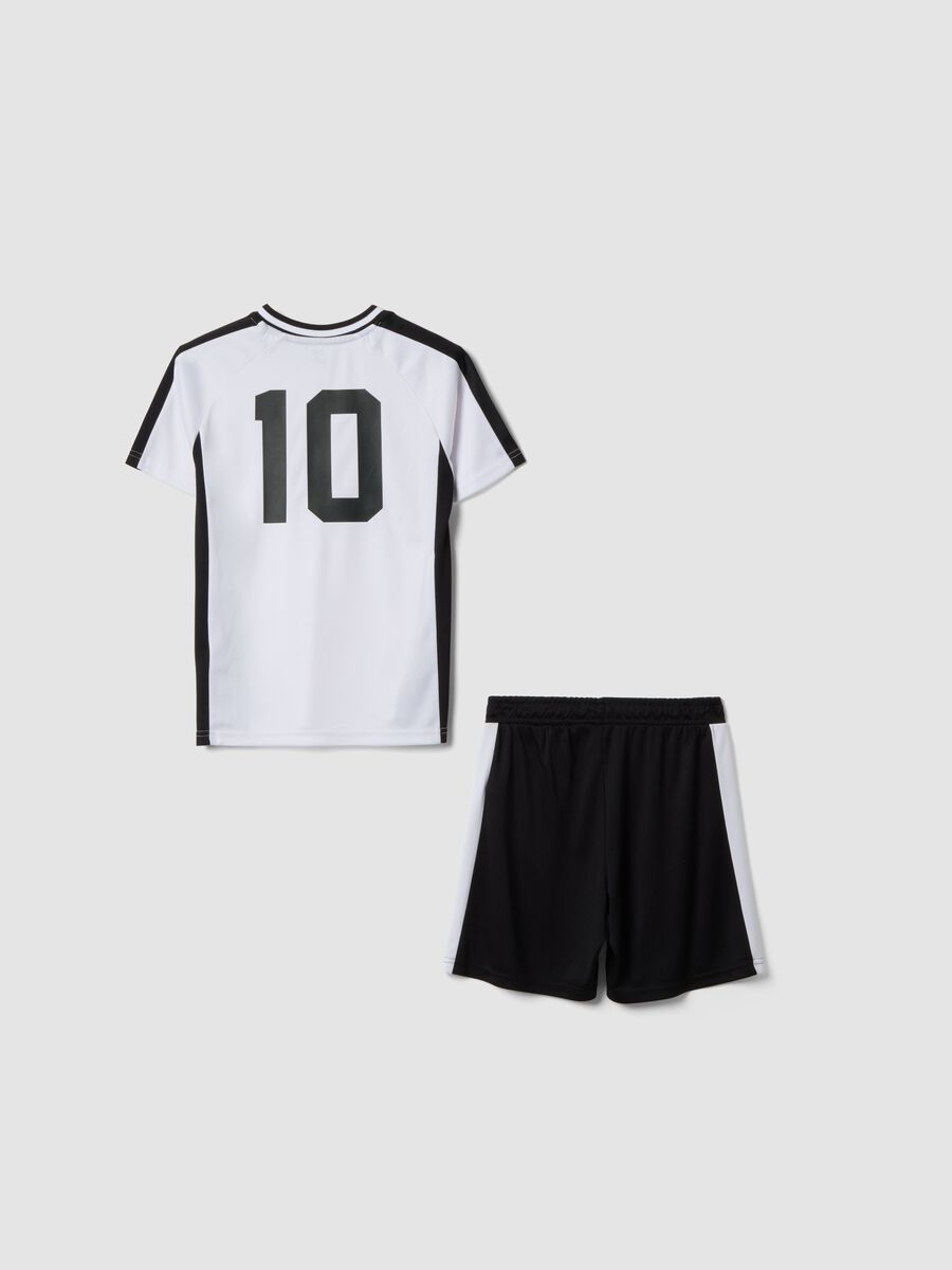 Black and white set with T-shirt and shorts_1
