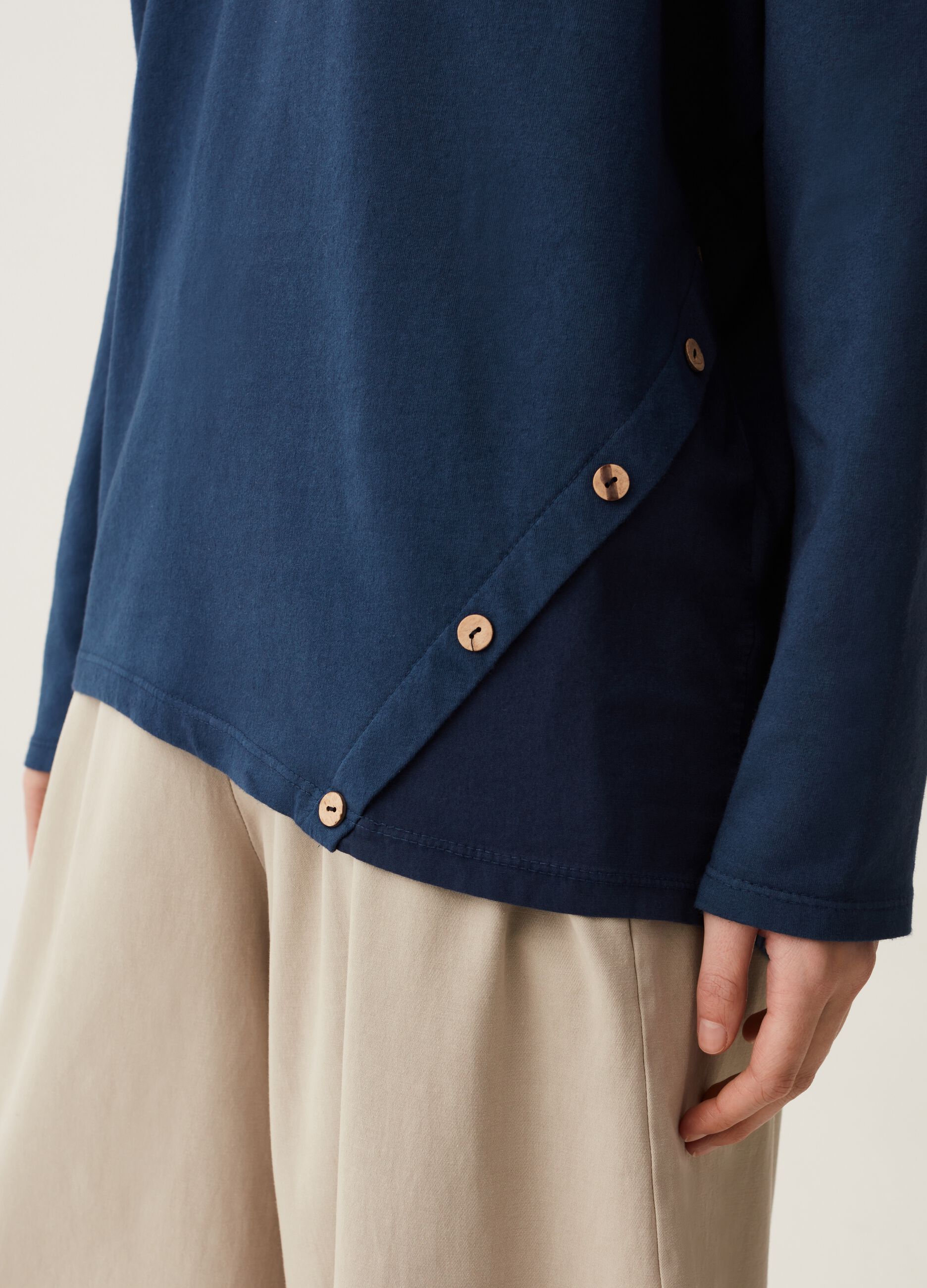 Blusa in cotone con bottoni Hybrid_3