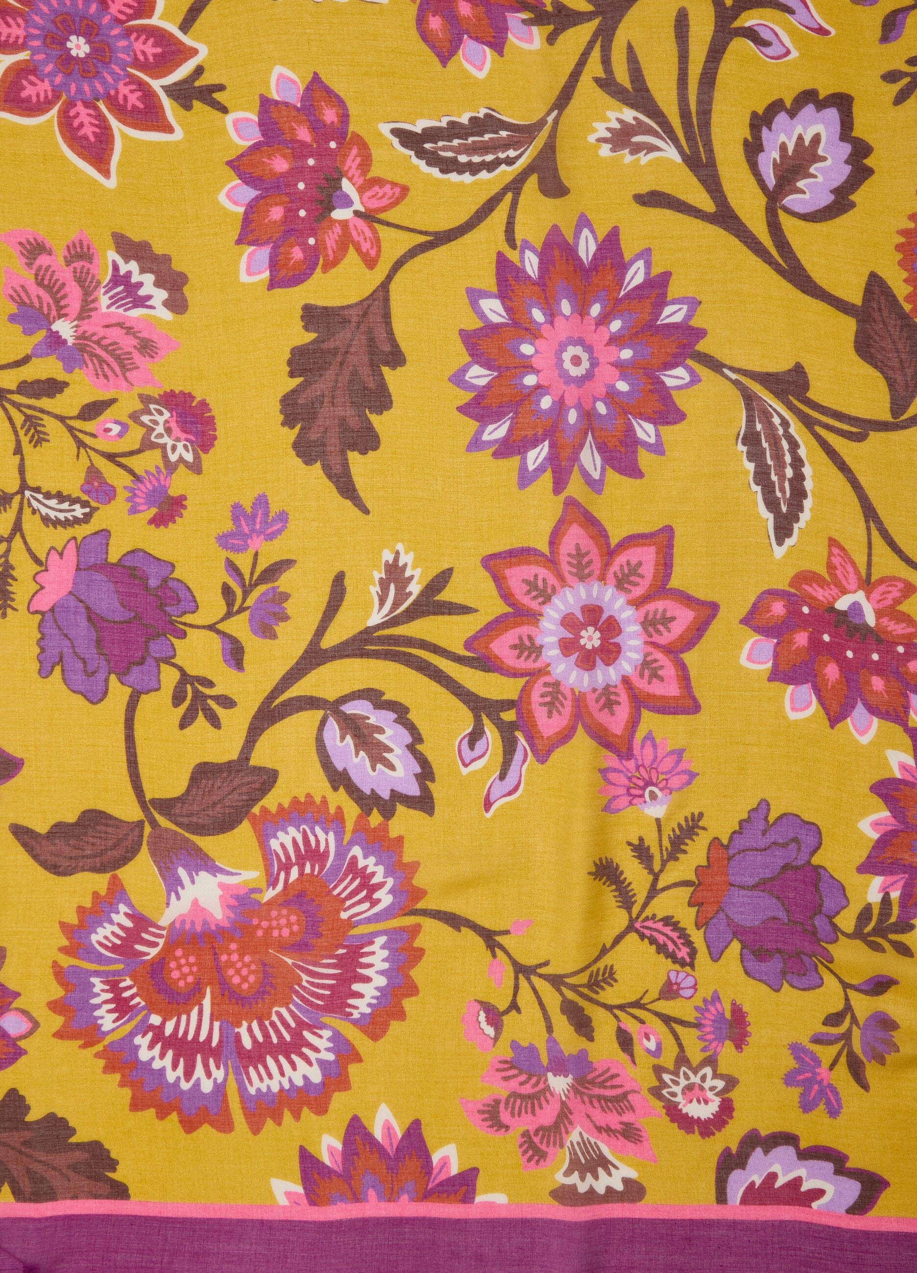Foulard viola in pura viscosa con fantasia floreale e bordi sfrangiati