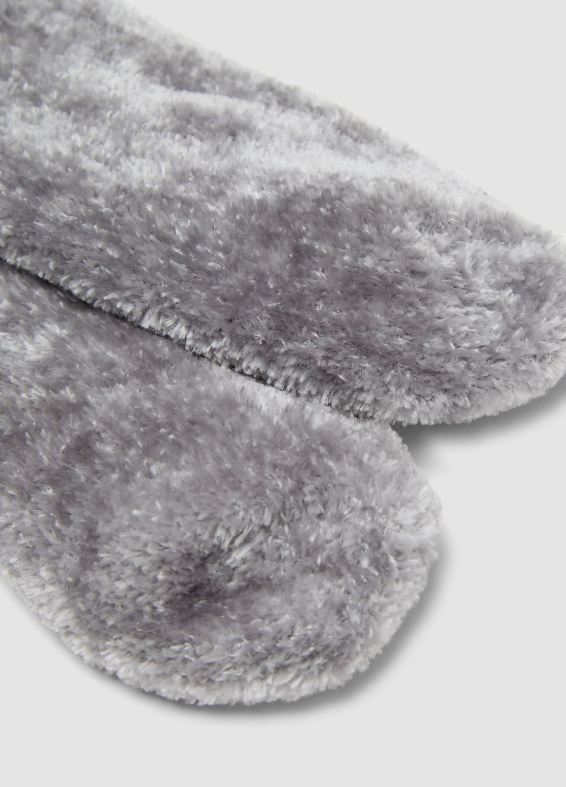 Grey stretch plush-effect socks