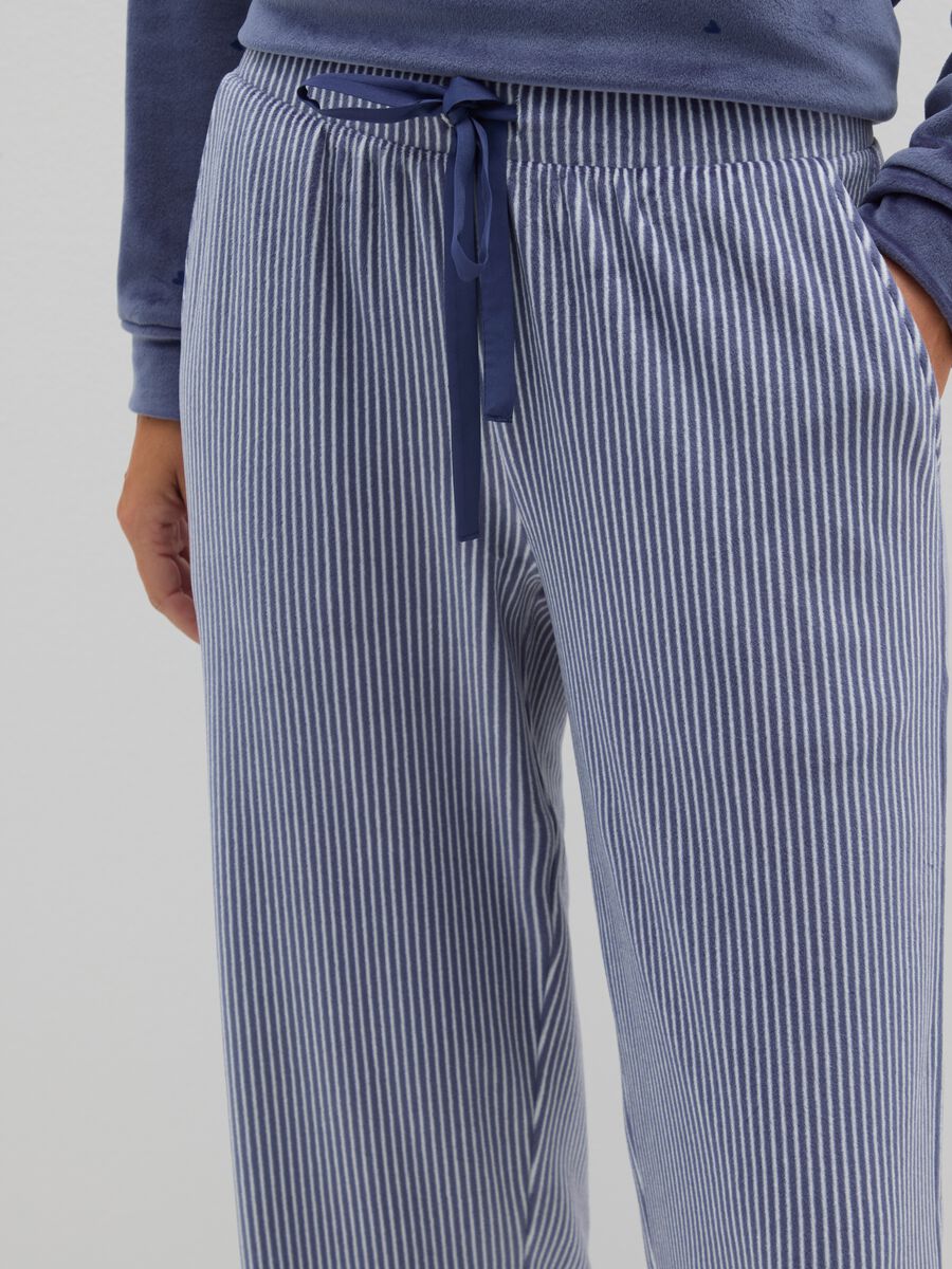 Pantaloni pigiama a righe multicolor con coulisse regolabile_3