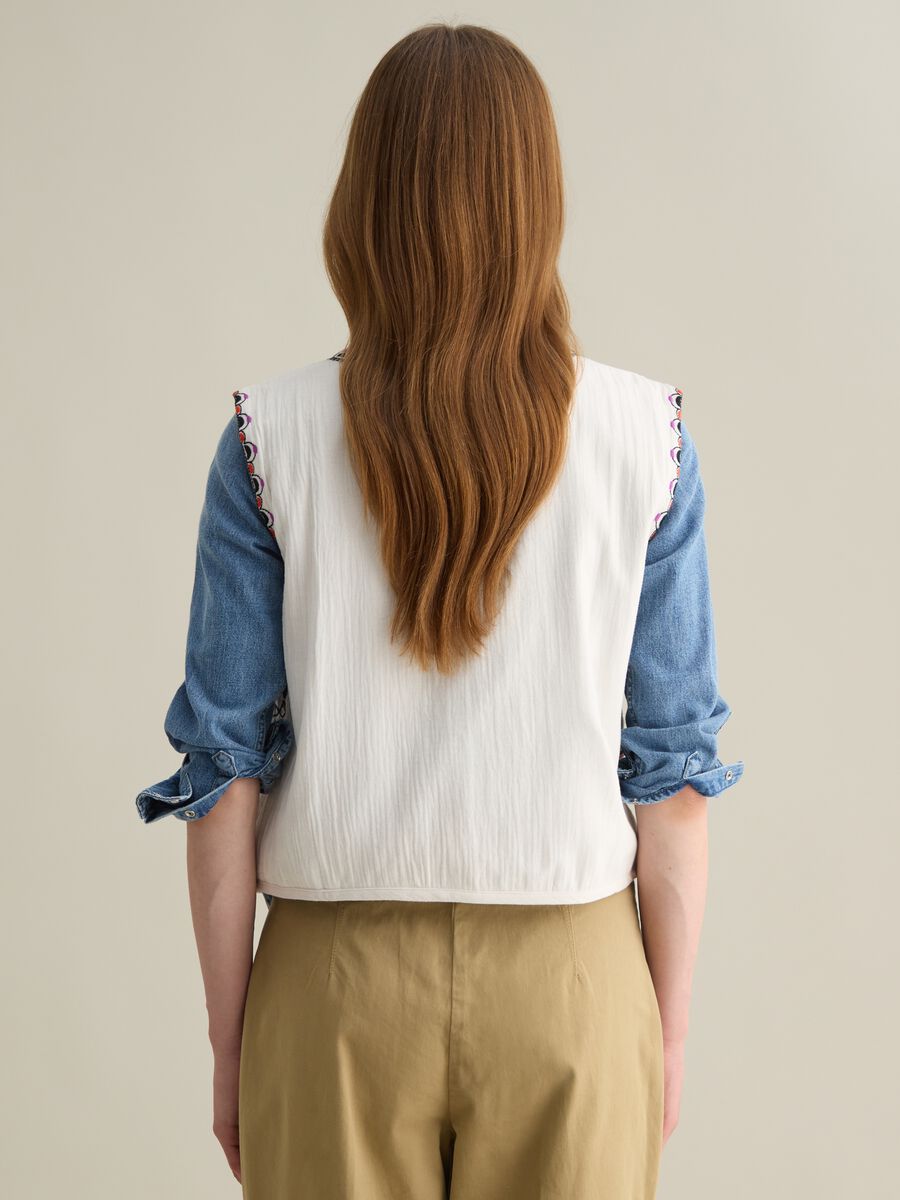 Multicoloured Embroidered Cotton Waistcoat_3