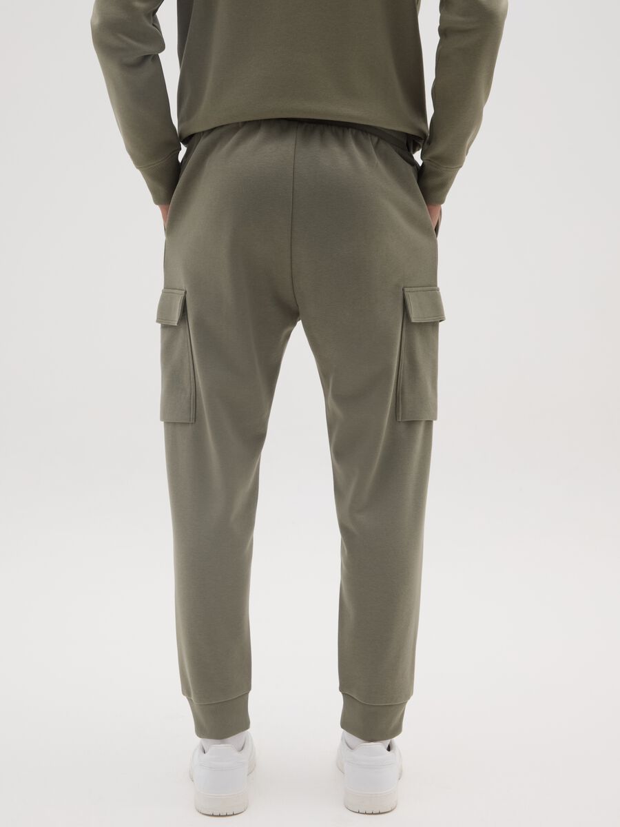 Green cotton blend cargo trousers with pockets_2
