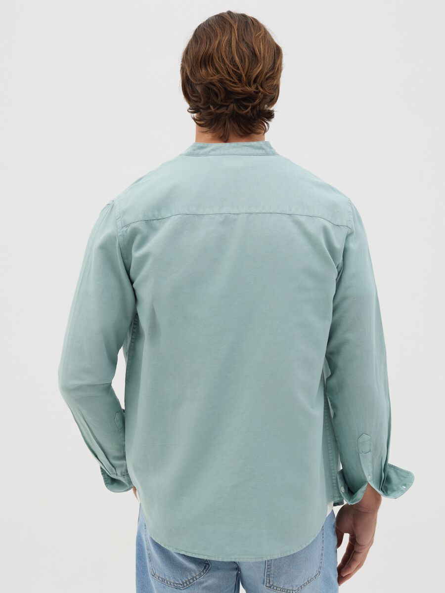 Light blue shirt in cotton and linen with Mandarin collar_2
