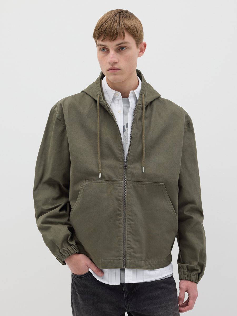 Short green full-zip jacket with hood_0
