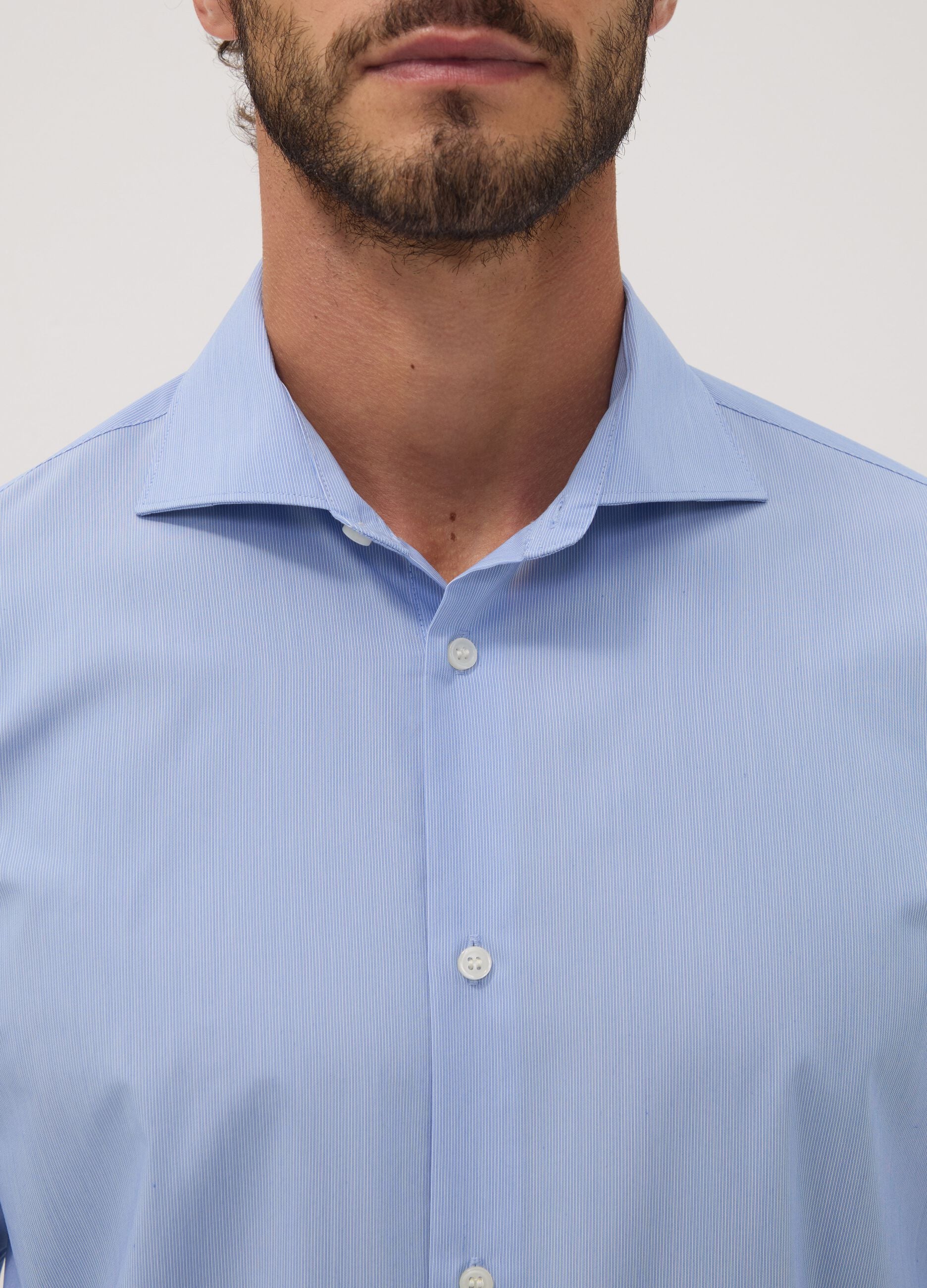 Camicia azzurra e bianca in misto lyocell easy iron regular fit