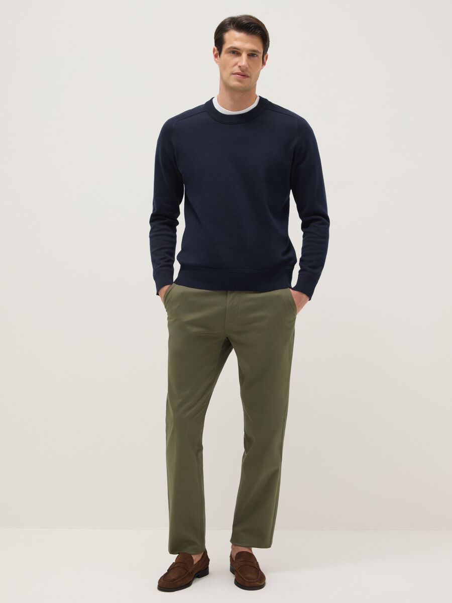 Regular fit stretch cotton green chino trousers_0