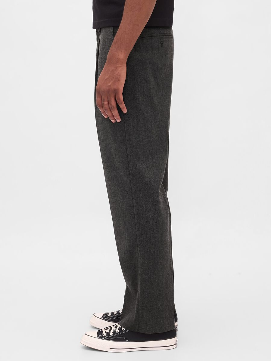 Grey trousers in viscose and wool blend_3