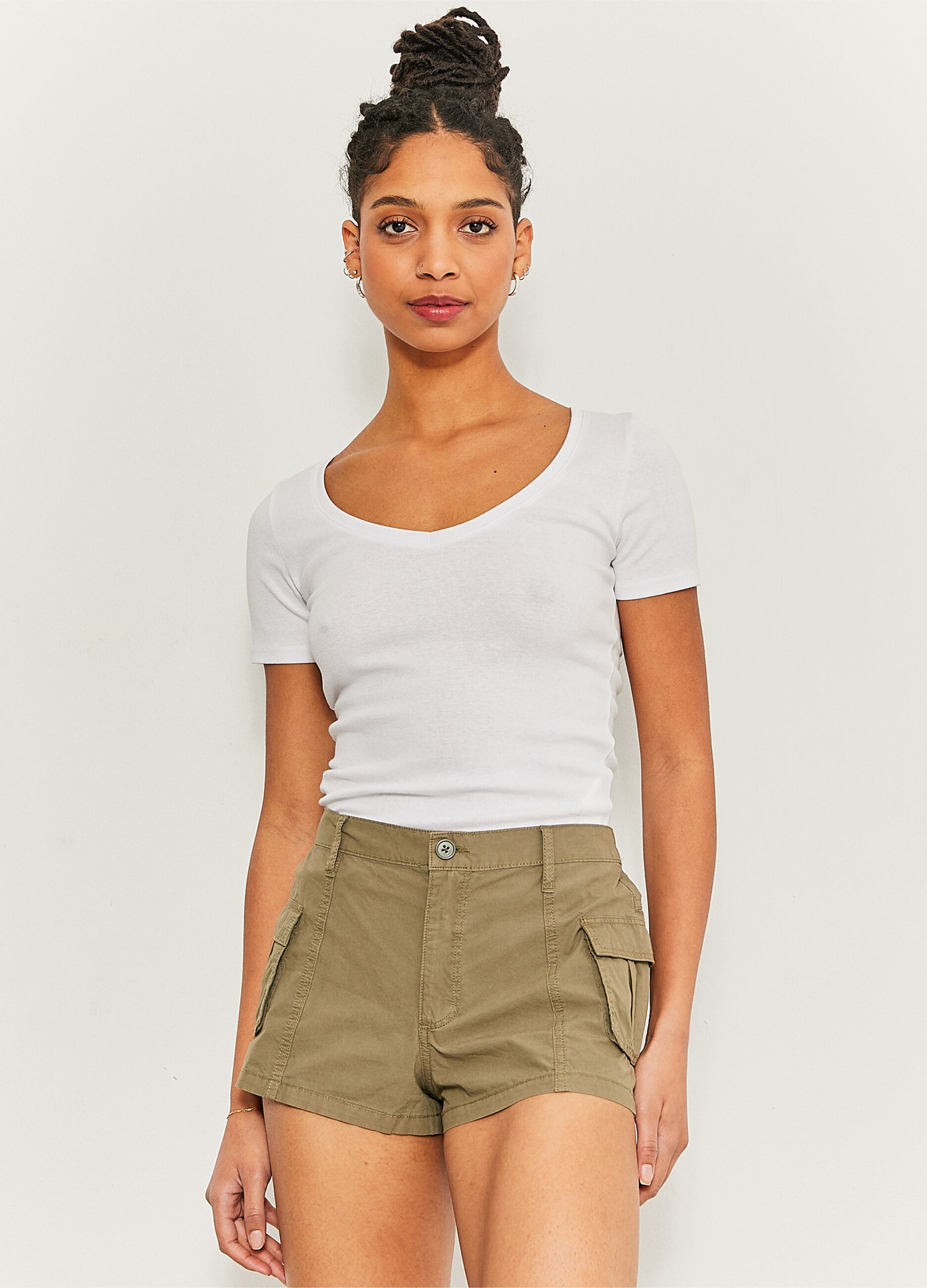 Shorts in cotton with pockets