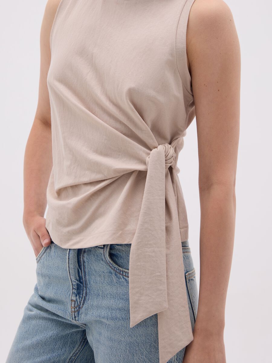 Beige mixed fitted top with knot_3