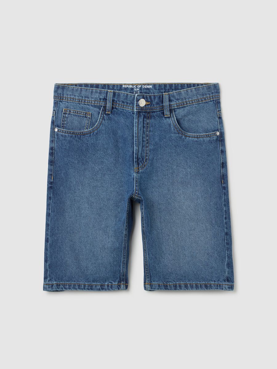 Light blue slim-fit Bermuda shorts in denim_4
