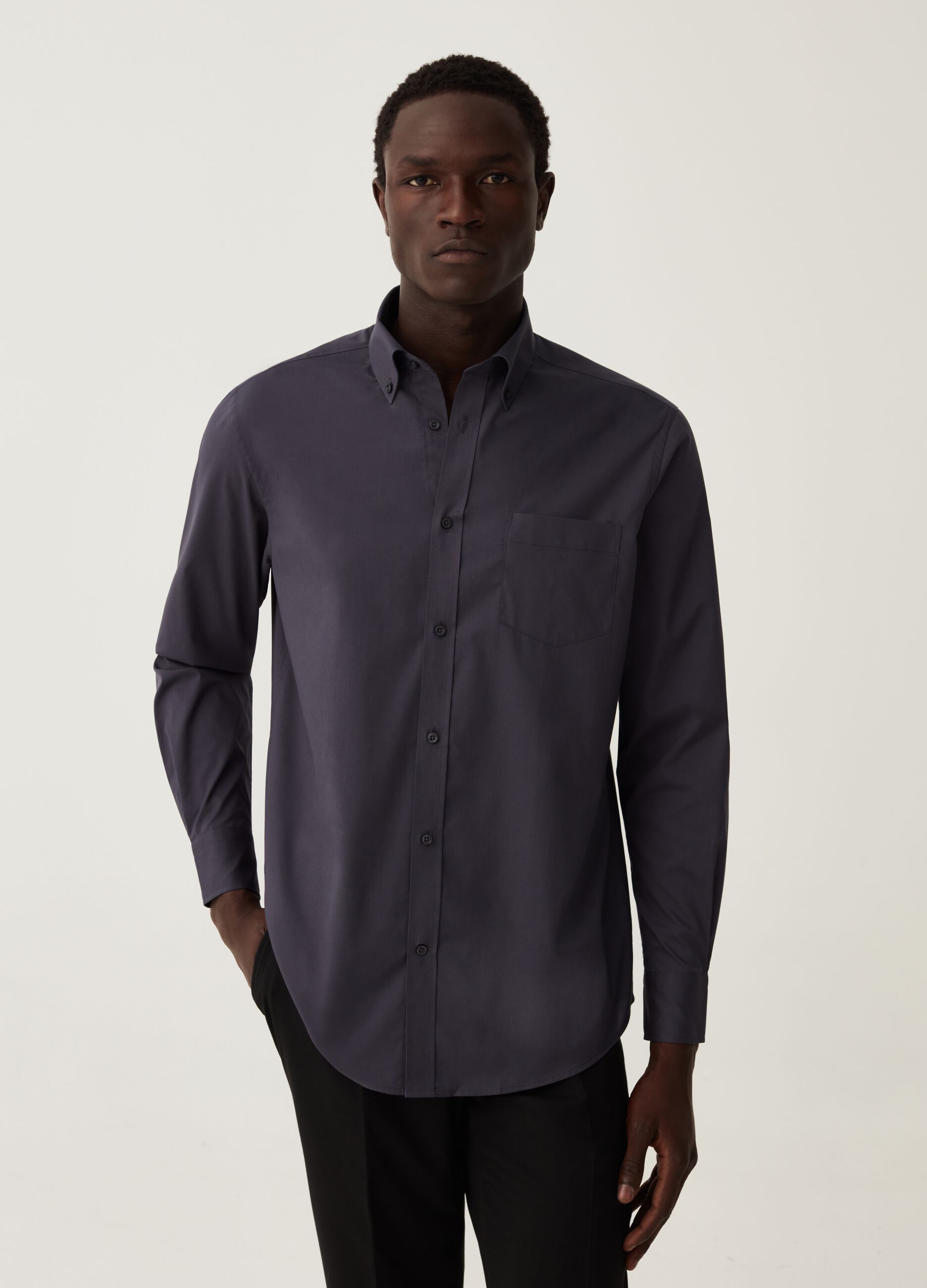 Camicia regular fit button-down con tasca_0