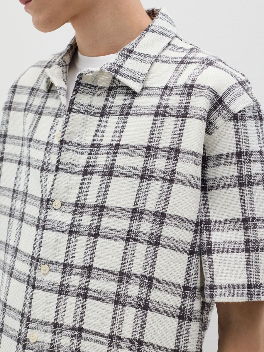 Short-sleeved shirt in cotton with check pattern_2