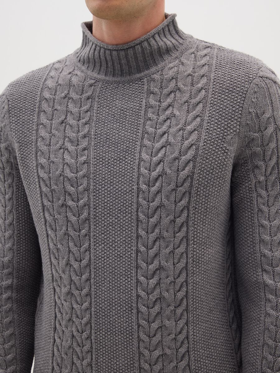 Grey Regular Fit Knitted Pullover_3