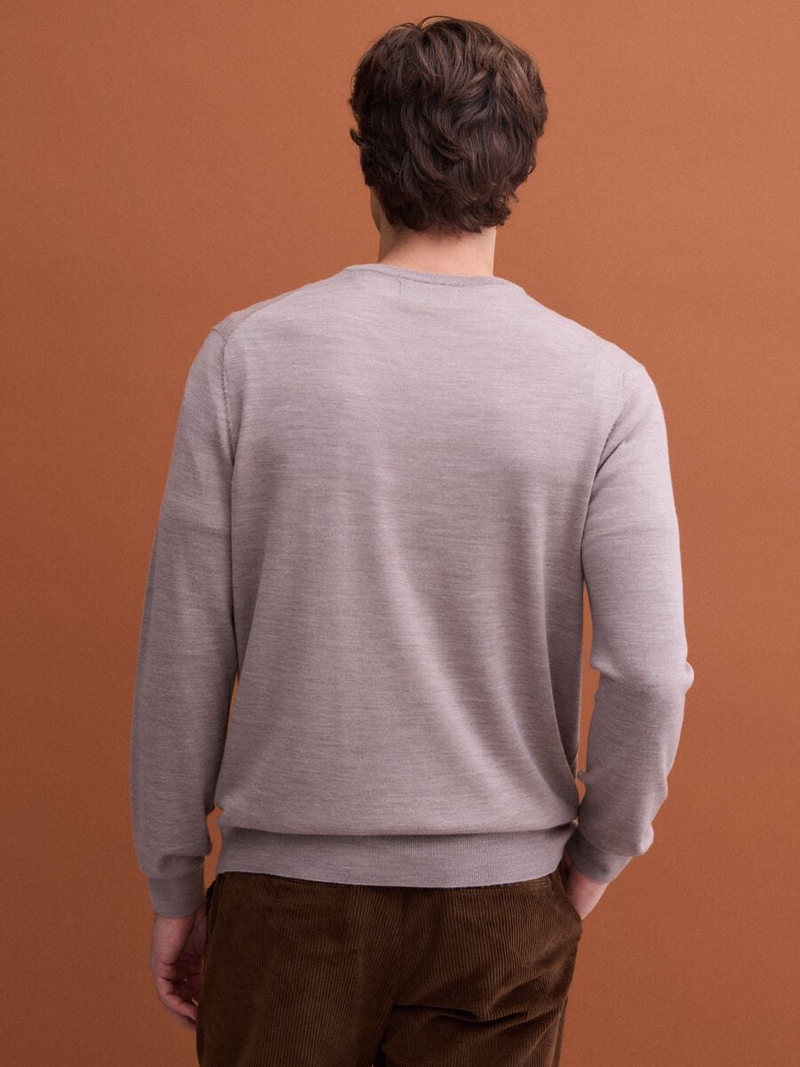 Maglia beige girocollo in pura lana merino regular fit_3