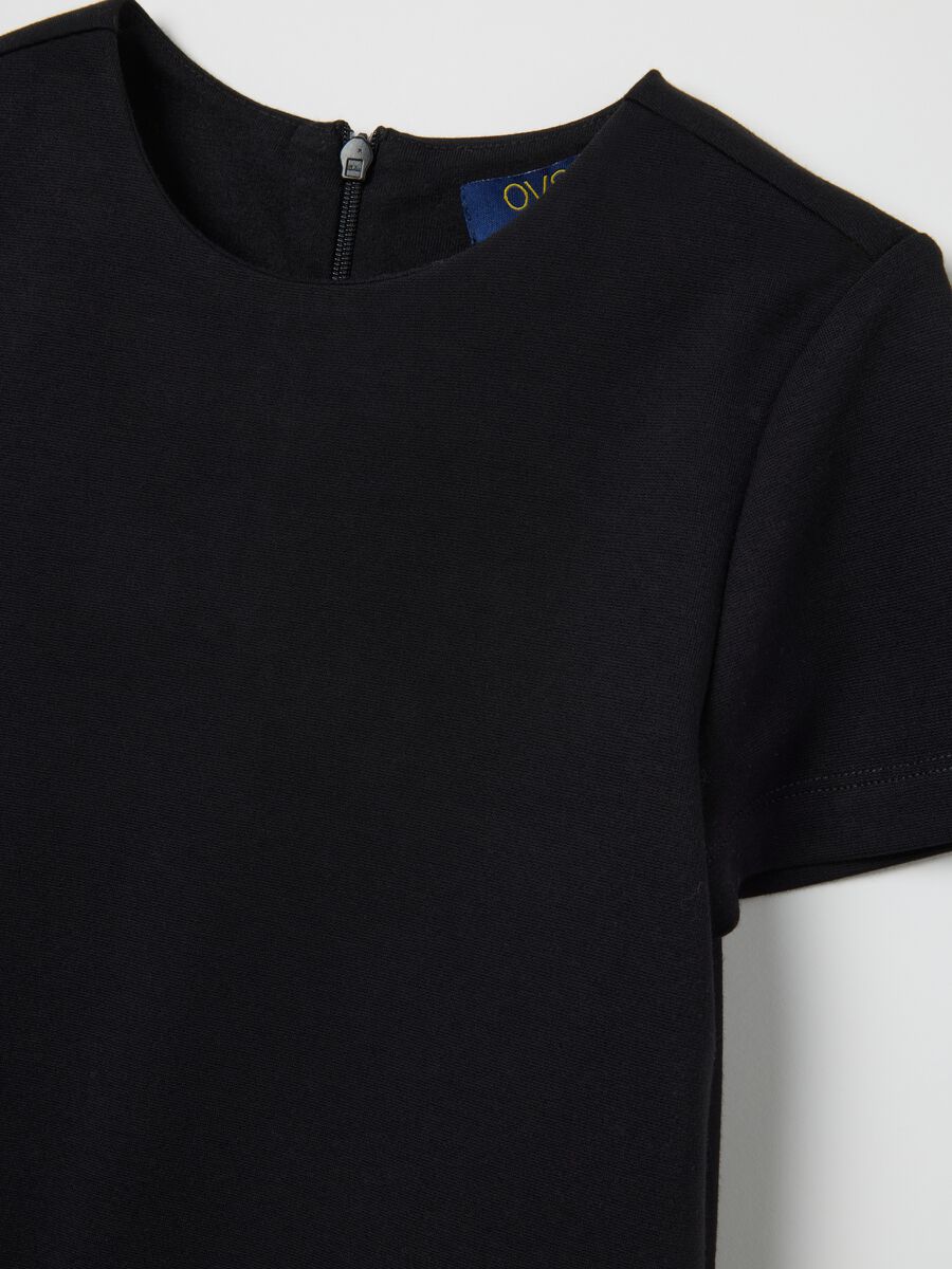 Black regular fit girl's dress with short sleeves and crew neck_3