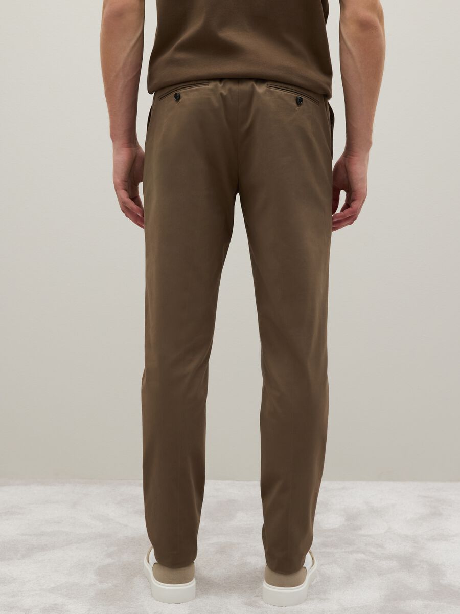 Brown stretch cotton trousers with zip and button_2