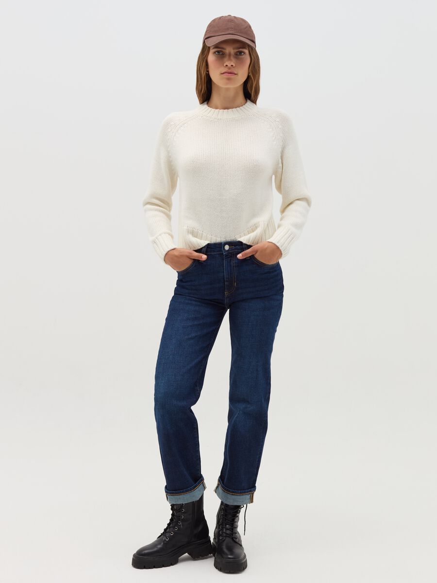 Pullover with raglan sleeves_1