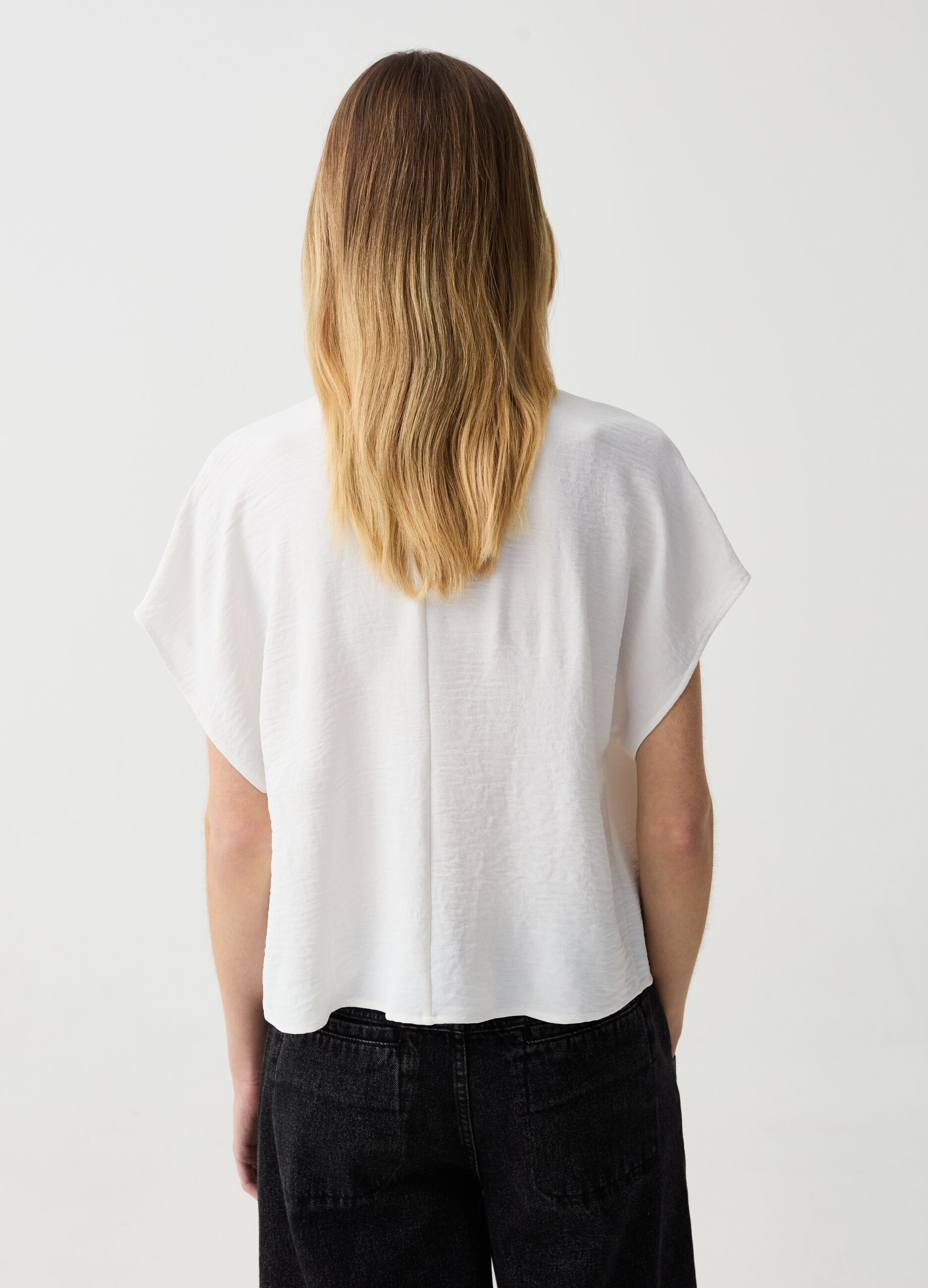 Crinkle-effect blouse with V neck