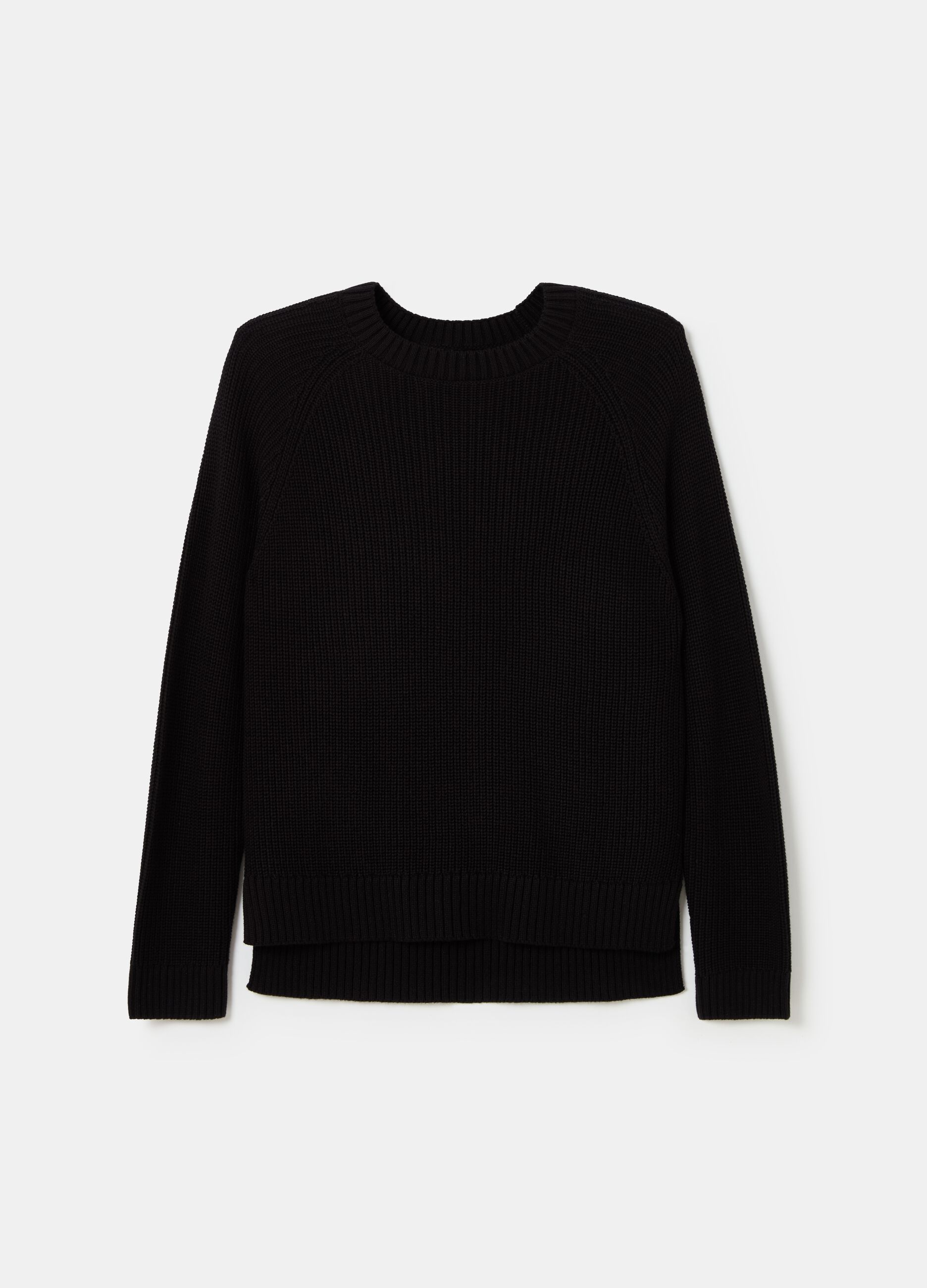 Ribbed pullover with raglan sleeves