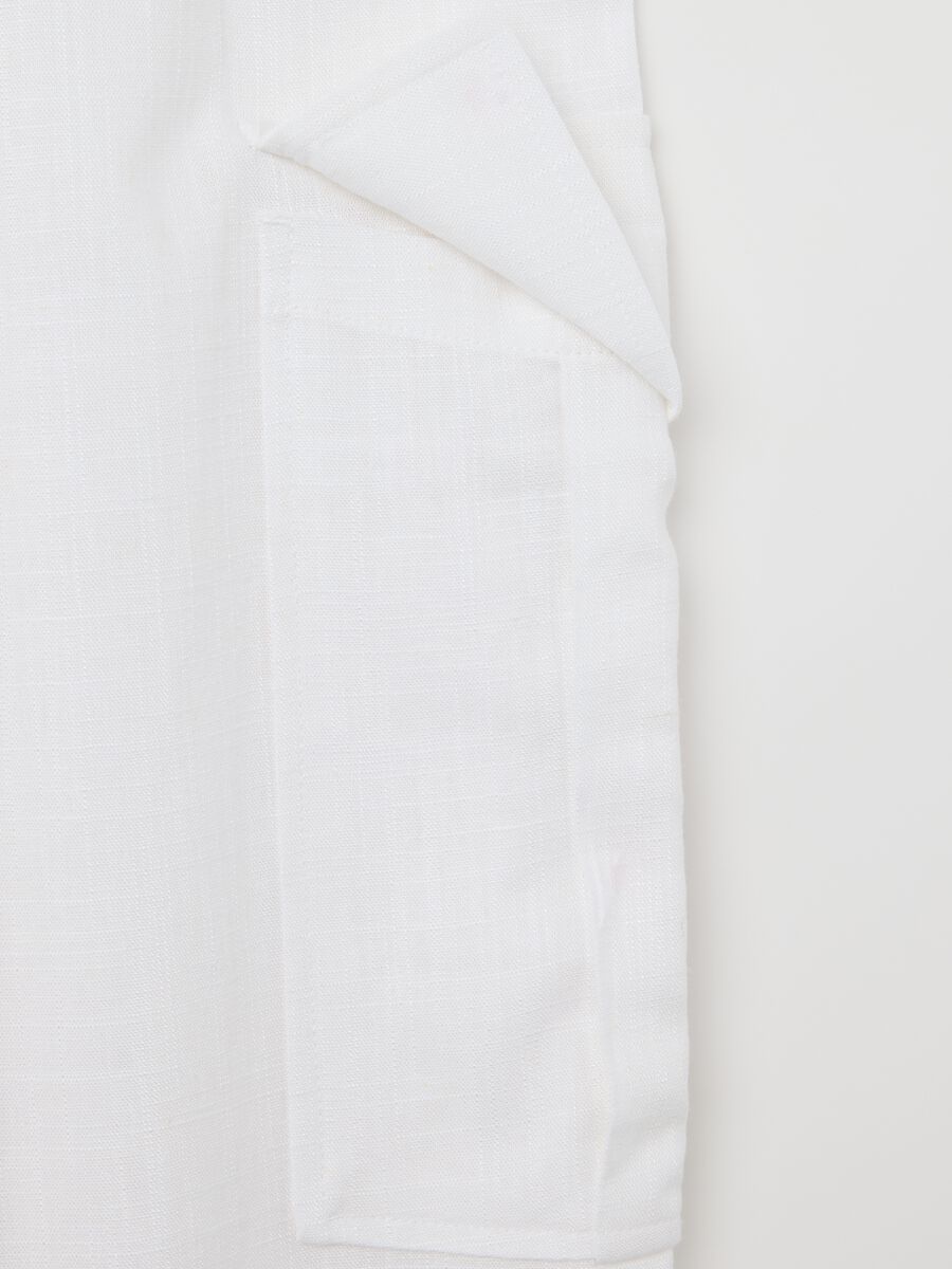 Women’s white cargo trousers in viscose and linen blend with wide leg_5